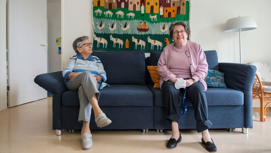 Bewohnerinnen in einem Alten- und Pflegeheim Bewohnerinnen in einem Alten- und Pflegeheim