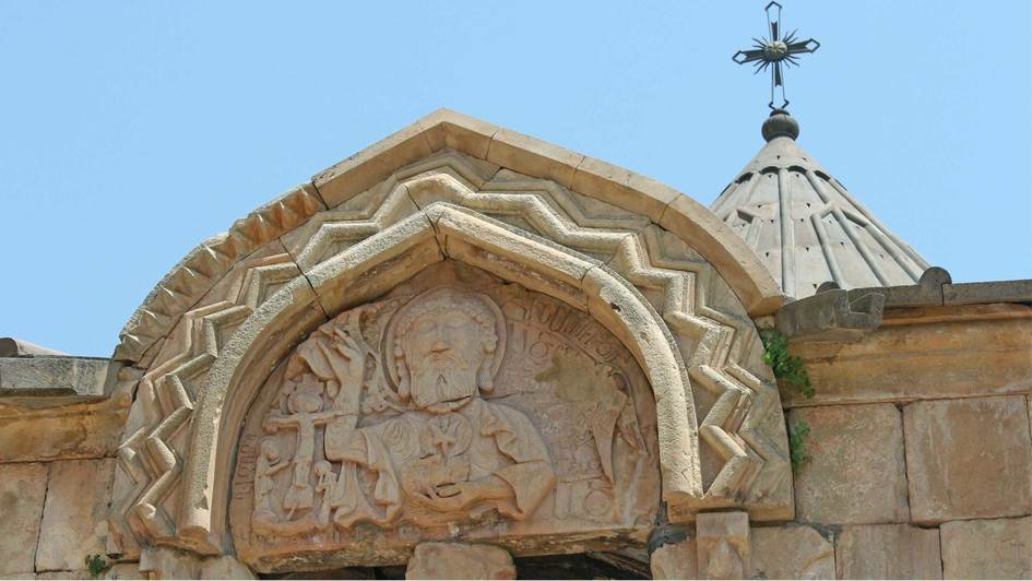 Das Kloster Norawank in Armenien, Portalrelief