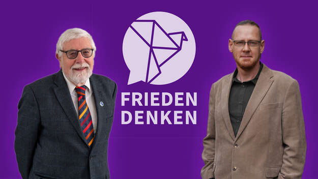 Friedenforscher Michael Brzoska und Friedensbeauftragter Gregor Rehm sprechen über TNT im Meer, CO₂-Emissionen durch Militärs, vergiftete Böden in der Ukraine – und über unsere Verantwortung, Frieden auch ökologisch zu denken. Friedenforscher Michael Brzoska und Friedensbeauftragter Gregor Rehm sprechen über TNT im Meer, CO₂-Emissionen durch Militärs, vergiftete Böden in der Ukraine – und über unsere Verantwortung, Frieden auch ökologisch zu denken.