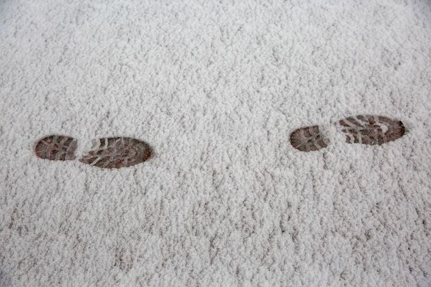 Fußspuren im Schnee