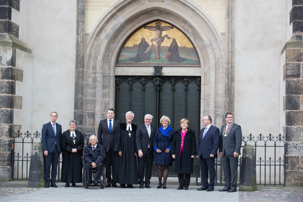 Festgottesdienst am Reformationstag vor der Thesentür in Wittenberg