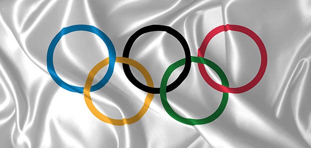 Flagge mit Olympischen Ringen