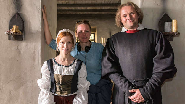 Regisseurin Julia von Heinz am Set von „Katharina Luther“