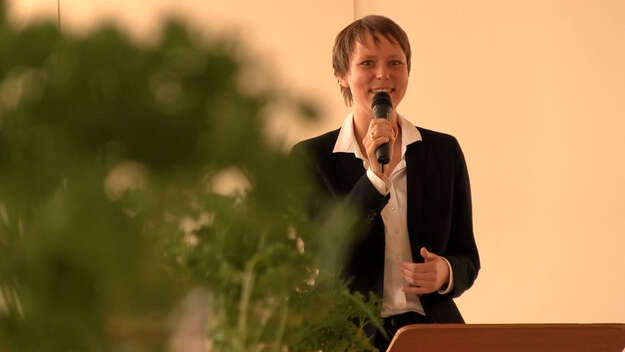 die Offenbacher Pfarrerin Irmela Büttner