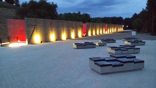 Mahnmal „Der Weg des Todes“ erinnert an NS-Vernichtungsstätte Maly Trostenez bei Minsk in Weißrussland