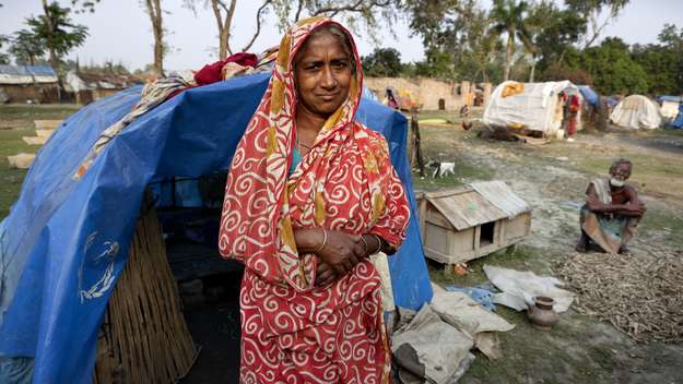 Frau im Klimaflüchtlingslager in Südbangladesch