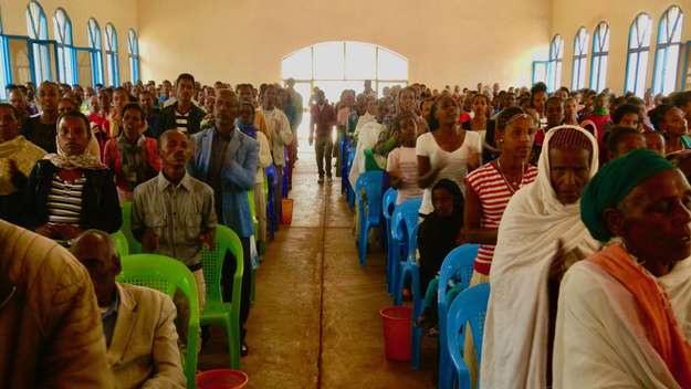 Lutherischer Gottesdienst in einer Gemeinde in Dembi Dollo im Westen Äthiopiens
