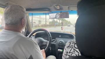 In einem Taxi auf der Fahrt durch Damaskus