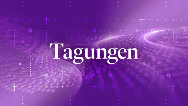 Grafik zur EKD-Synode 2026 mit weißem Schriftzug ‚Tagungen‘ auf violettem, abstraktem Hintergrund.