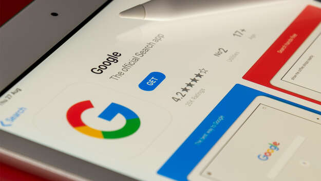 Google-App im App Store eines Tablets