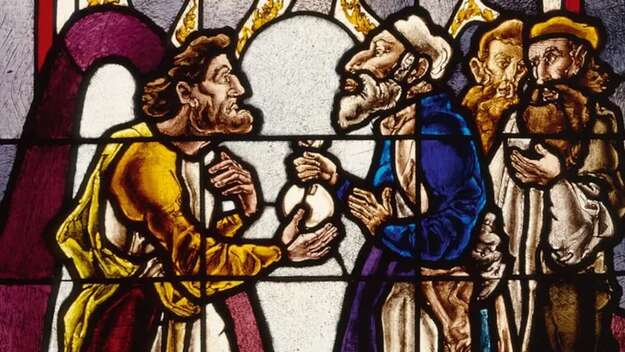 Antisemitische Klisches: Kirchenfenster-Ausschnitt im Kölner Dom zeigt die Auszahlung der Silberlinge an Judas