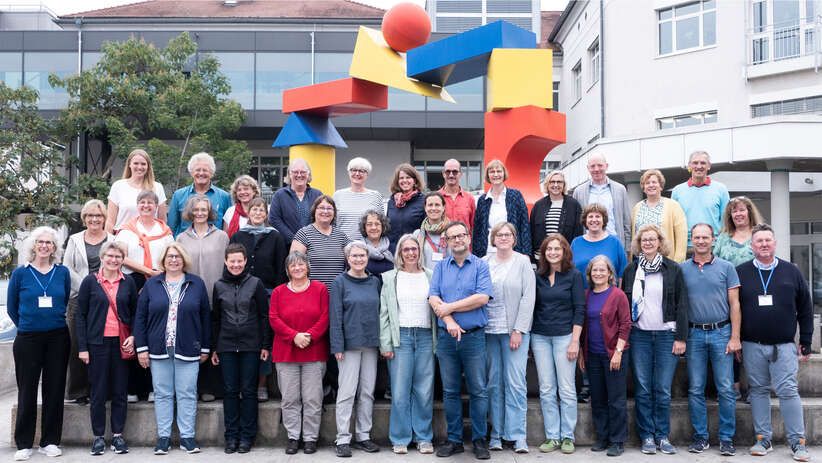 Gruppenfoto der Teilnehmer*innen der Fachkonferenz 2025 für Kinderkrankenhausseelsorge im Bereich der EKD in Mainz.