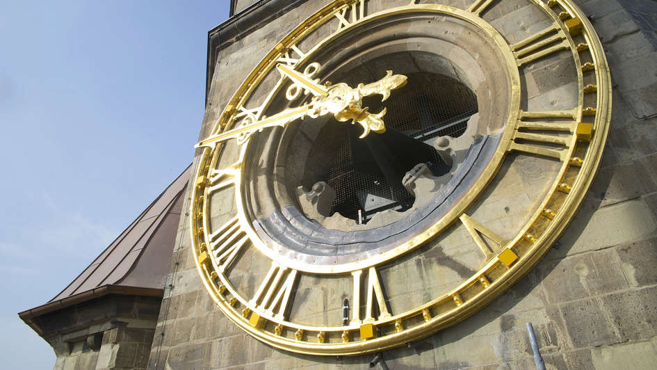 Uhr der Berliner Gedächtniskirche Uhr der Berliner Gedächtniskirche
