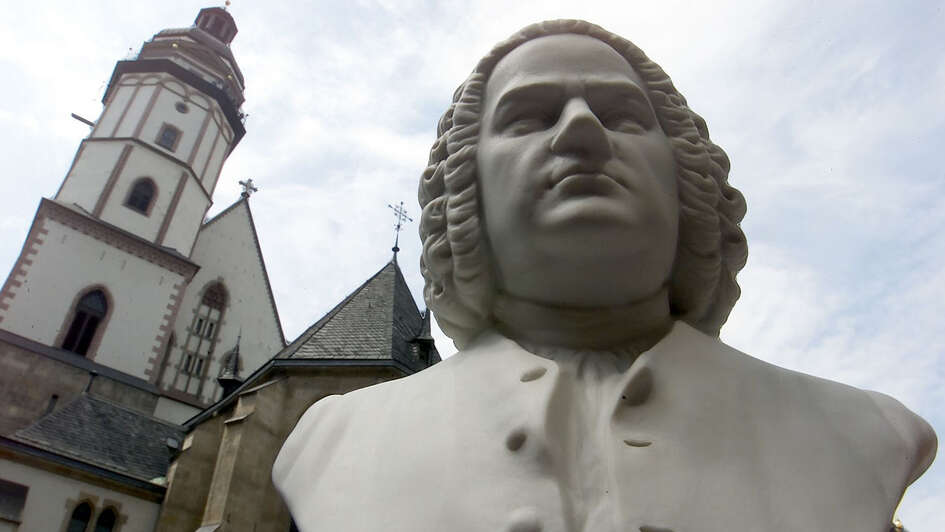thomaskirche leipzig mit bachbüste (symbol) thomaskirche leipzig mit bachbüste (symbol)