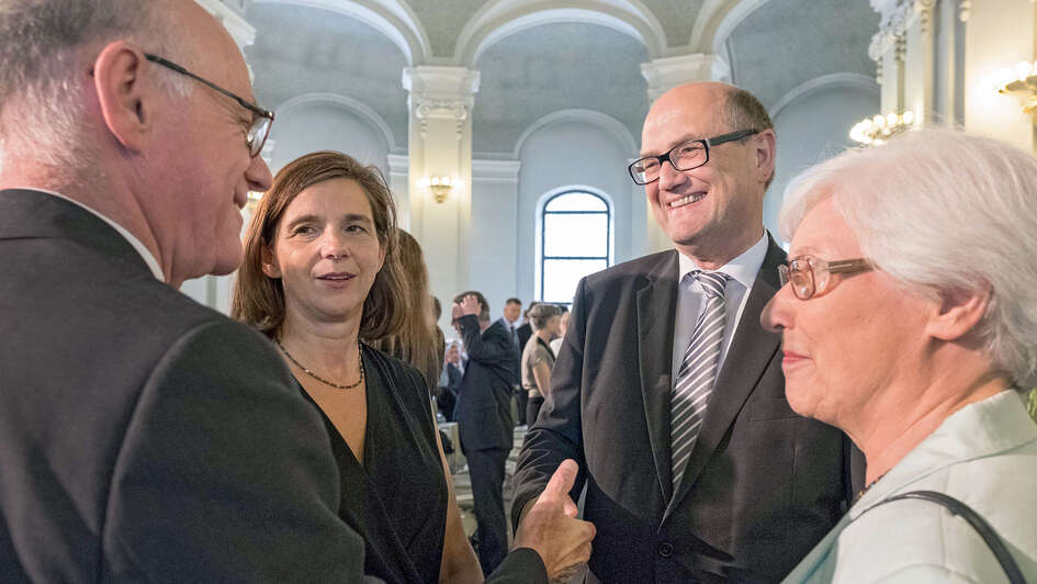 Bundestagspraesident Norbert Lammert (CDU), die Fraktionsvorsitzende der Gruenen im Bundestag, Katrin Goering-Eckardt, der EKD-Bevollmaechtigte in Berlin, Praelat Martin Dutzmann, und die Praeses der EKD-Synode, Irmgard Schwaetzer. Bundestagspraesident Norbert Lammert (CDU), die Fraktionsvorsitzende der Gruenen im Bundestag, Katrin Goering-Eckardt, der EKD-Bevollmaechtigte in Berlin, Praelat Martin Dutzmann, und die Praeses der EKD-Synode, Irmgard Schwaetzer.