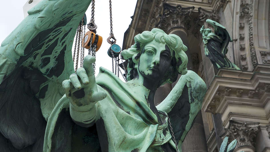 Bronzeengel vom Berliner Dom