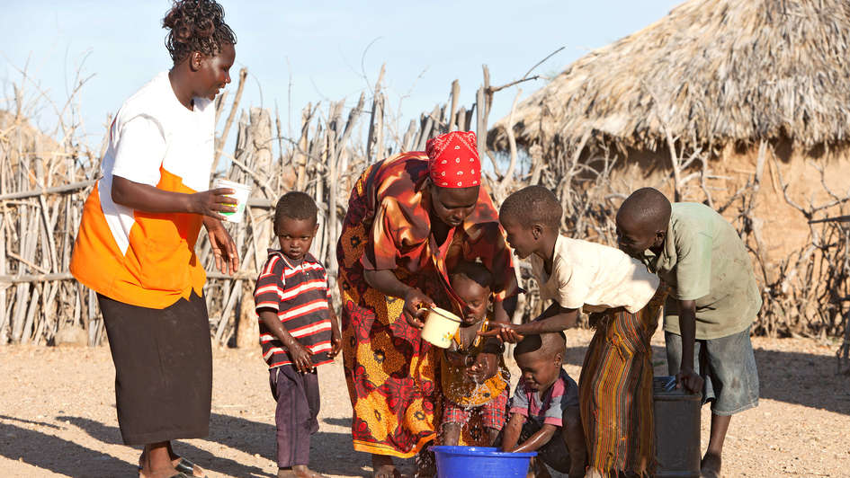Frauen und Kinder in Kenia