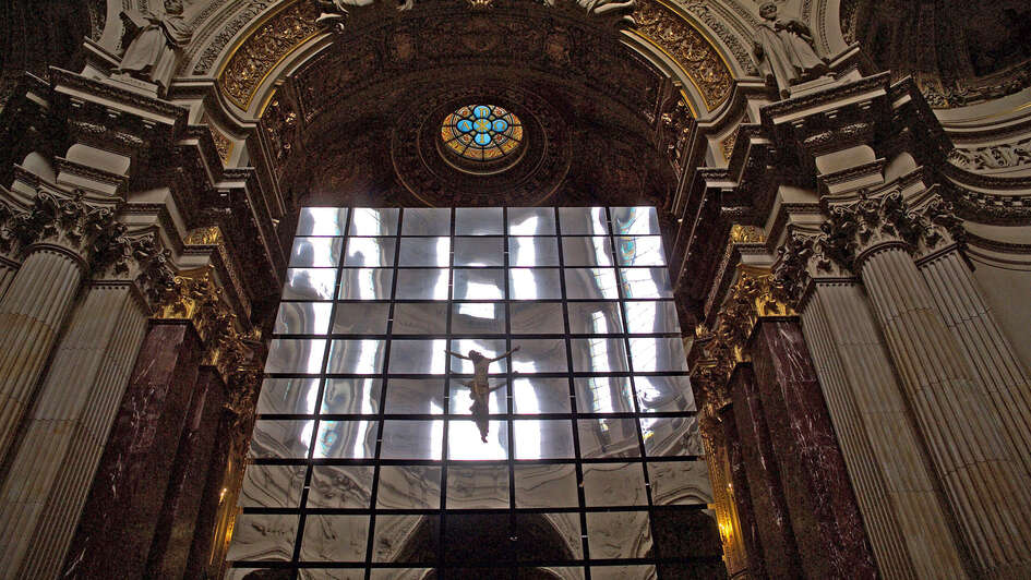 Kunstinstallation im Berliner Dom Kunstinstallation im Berliner Dom