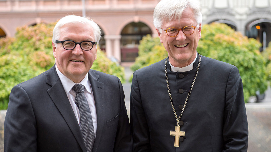 Frank-Walter Steinmeier und Heinrich Bedford-Strohm bei einem Festakt 2015 in der Berliner Französischen Friedrichstadtkirche