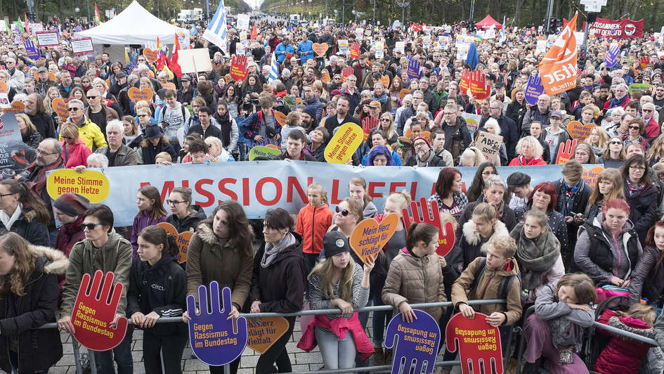 Demo gegen Rechtspopulismus in Berlin