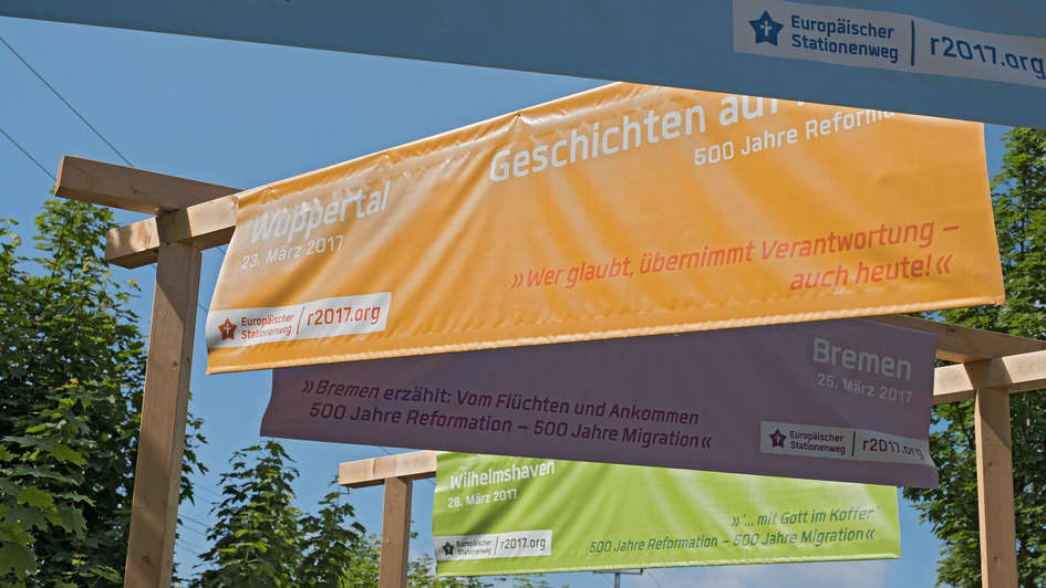 Schilder aus der Europaallee auf der Weltausstellung Reformation in Wittenberg