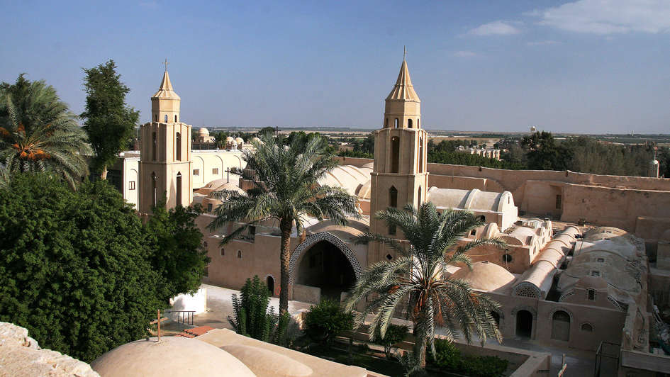 Anba Bischoy-Kloster in Ägypten, Außenansicht