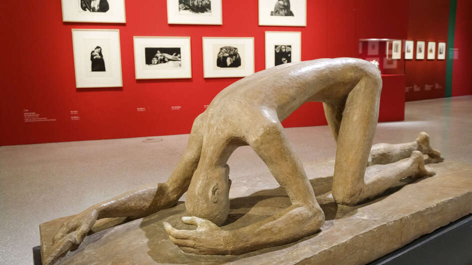 Exponat von Wilhelm Lehmbruck: „Der Gestürzte“ Exponat von Wilhelm Lehmbruck: „Der Gestürzte“