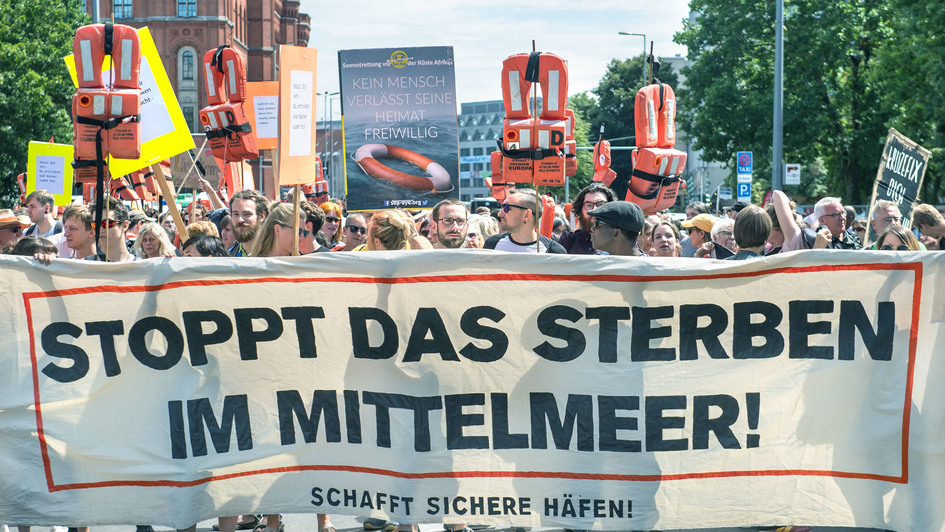 Demonstration für die Seenotrettung in Berlin