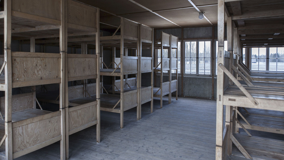 Blick in eine rekonstruierte Wohnbaracke, KZ-Gedenkstätte Dachau