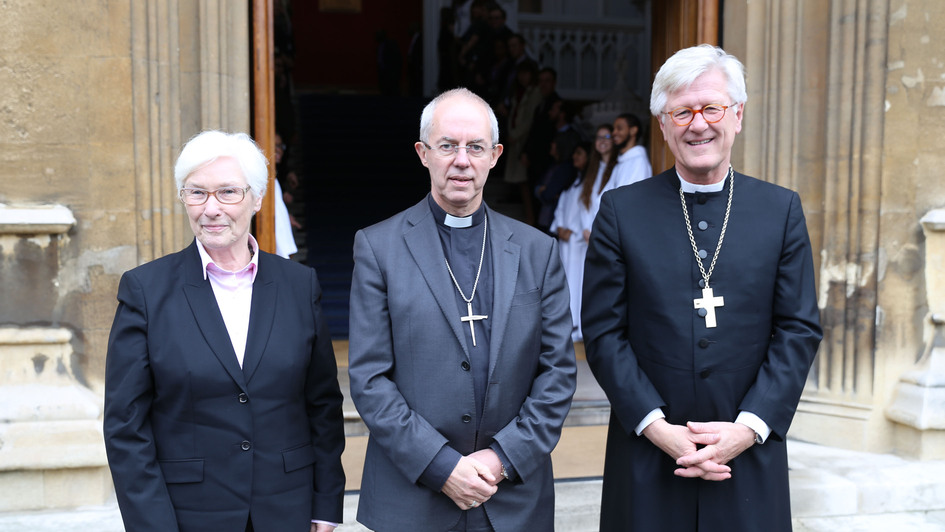 Die Präses der Synode, Irmgard Schwaetzer, der Erzbischof von Canterbury, Justin Welby, und der EKD-Ratsvorsitzende Heinrich Bedford-Strohm Die Präses der Synode, Irmgard Schwaetzer, der Erzbischof von Canterbury, Justin Welby, und der EKD-Ratsvorsitzende Heinrich Bedford-Strohm