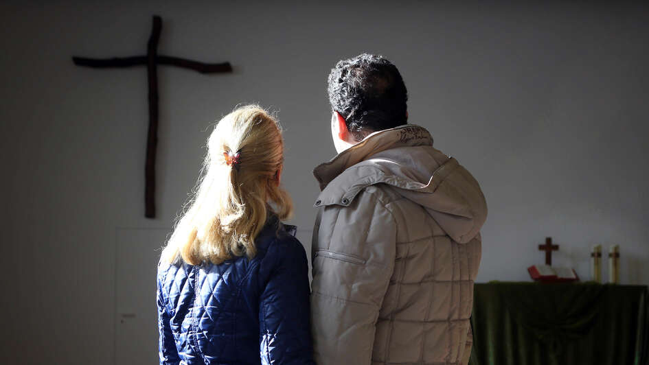 Iranisches Paar lebt im Kirchenasyl im evangelischen Weigle-Haus in Essen (Foto vom 12.02.2015). Iranisches Paar lebt im Kirchenasyl im evangelischen Weigle-Haus in Essen (Foto vom 12.02.2015).
