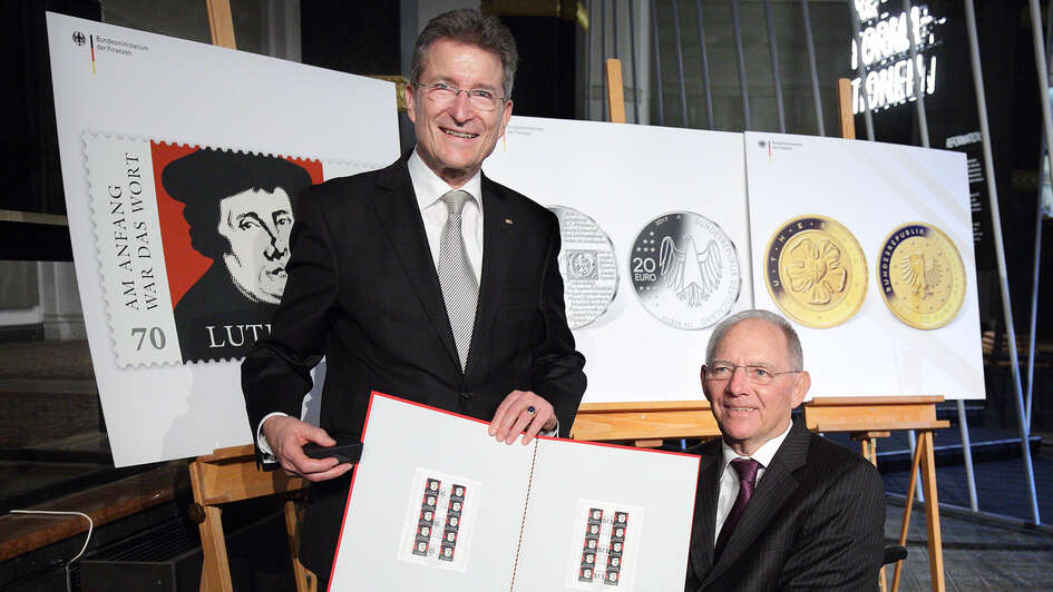 Der ehemalige Ratsvorsitzende der EKD, Wolfgang Huber (li.), und Bundesfinanzminister Wolfgang Schäuble (CDU).