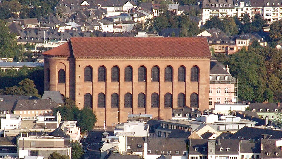 Luftbild der Trierer Konstatntin-Basilika