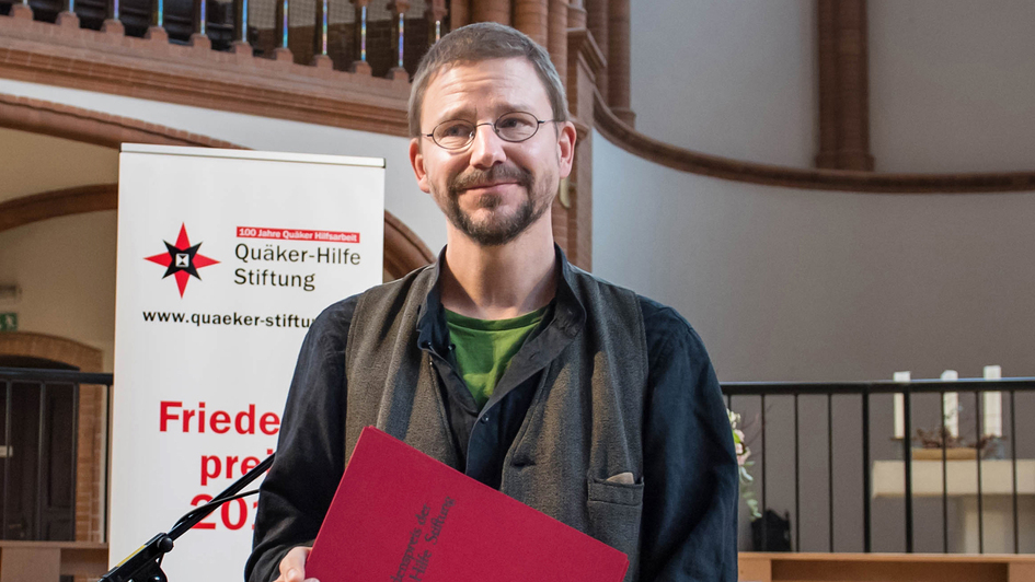Peter Steudtner bei der Preisverleihung in der Gethsemane-Kirche in Berlin Peter Steudtner bei der Preisverleihung in der Gethsemane-Kirche in Berlin