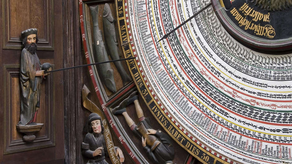 Detail vom Kalender der astronomischen Uhr in der Rostocker Marienkirche