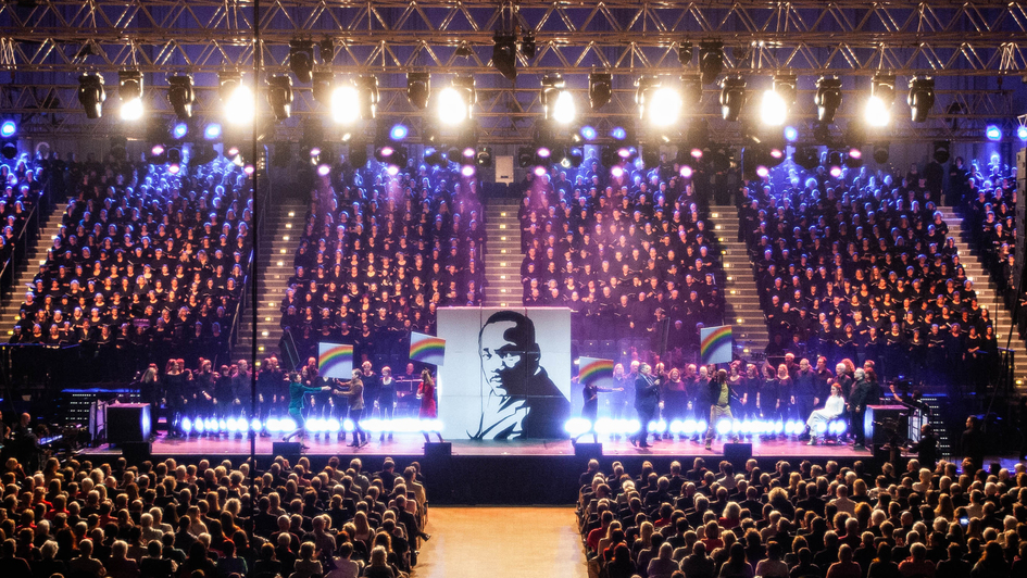Blick auf die Bühne bei der Premiere des Musicals 'Martin Luther King' in der Essener Grugahalle