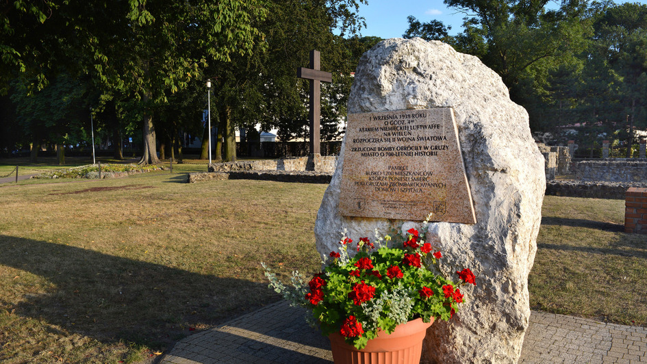 Gedenkstein im polnischen Wielun zur Erinnerung an den Beginn des Zweiten Weltkrieges und die Zerstörung der Stadt Wielun am 1. September 1939