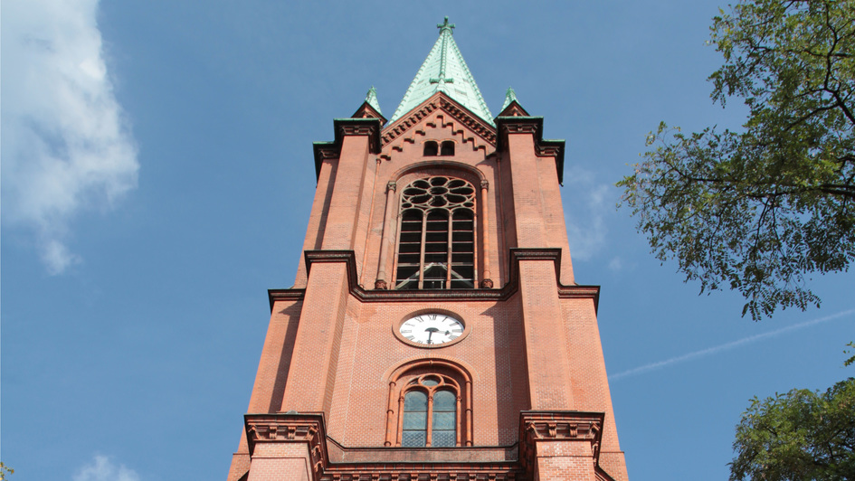Der Kirchturm der evangelischen Gethsemanekirche in Berlin Prenzlauer Berg
