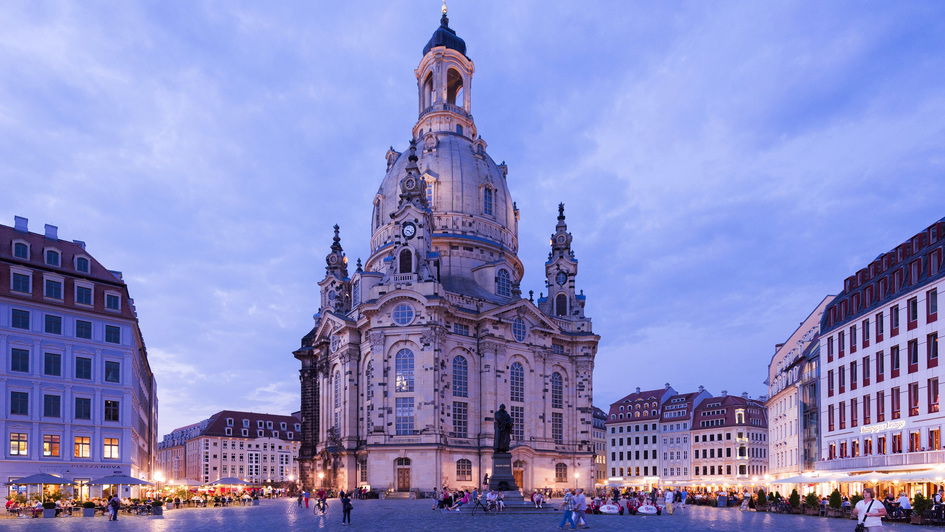 Die Frauenkirche in Dresden im Abendlicht
