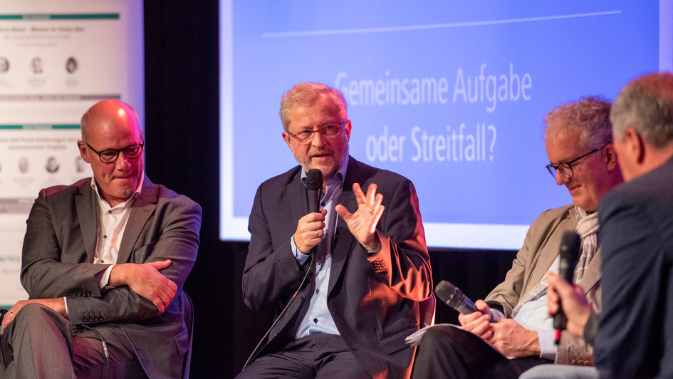 Podiumsgespräch beim SCM/EKD-Symposium 'Mission Zukunft' Podiumsgespräch beim SCM/EKD-Symposium 'Mission Zukunft'