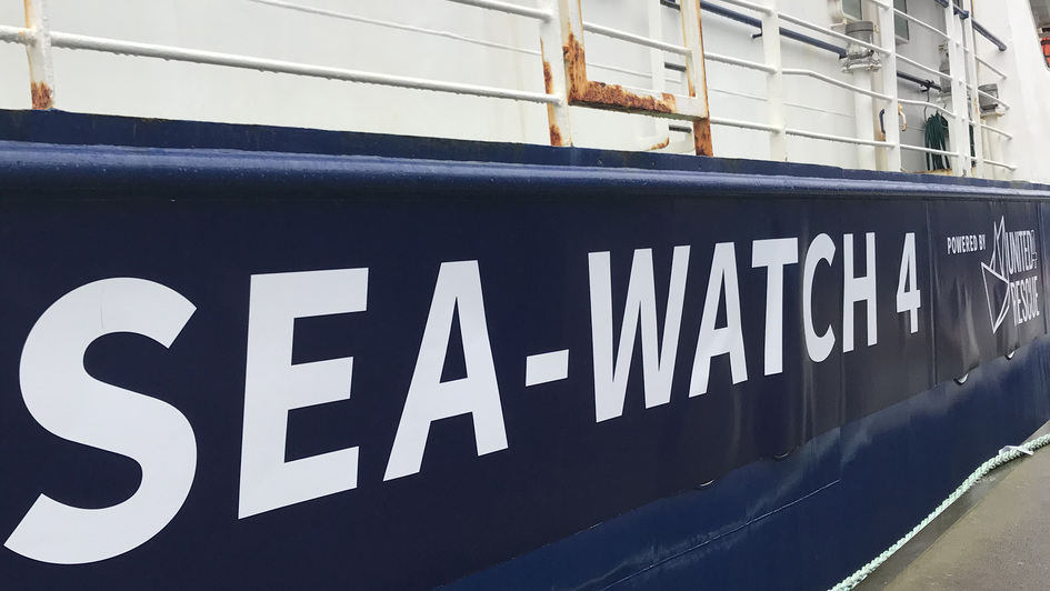 Schriftzug 'Sea-Watch 4'