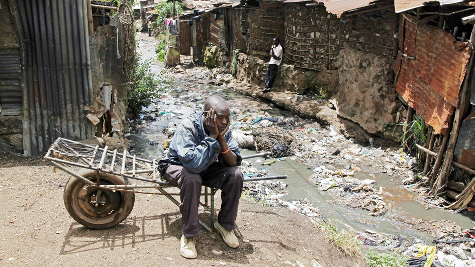 Bewohner des Slums Kibera in Nairobi (Kenia)