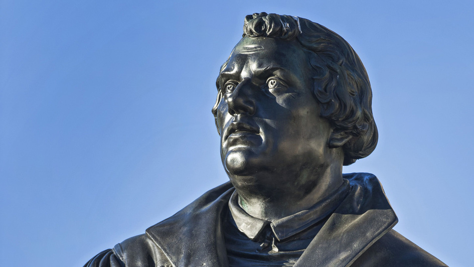 Denkmal Martin Luthers vor der Frauenkirche in Dresden, geschaffen vom Bldhauer Adolf von Donndorf