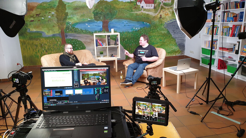 Wolfgang Loest und Andreas Flor im Studio von Kirche.plus bei Detmold Wolfgang Loest und Andreas Flor im Studio von Kirche.plus bei Detmold
