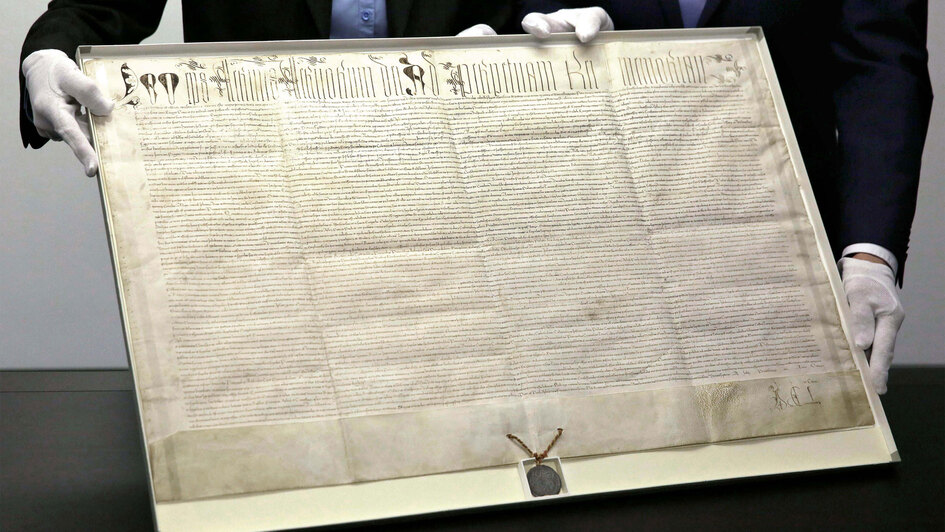 Das Original einer fast 500 Jahre alten Bannandrohungsbulle von Papst Leo X. gegen Martin Luther (1483-1546).