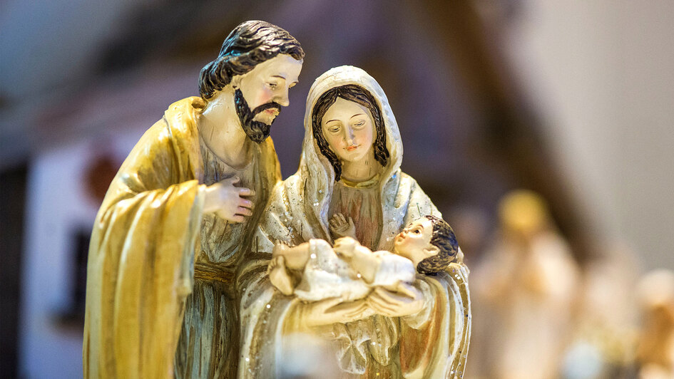 Krippenfiguren Maria und Josef Krippenfiguren Maria und Josef