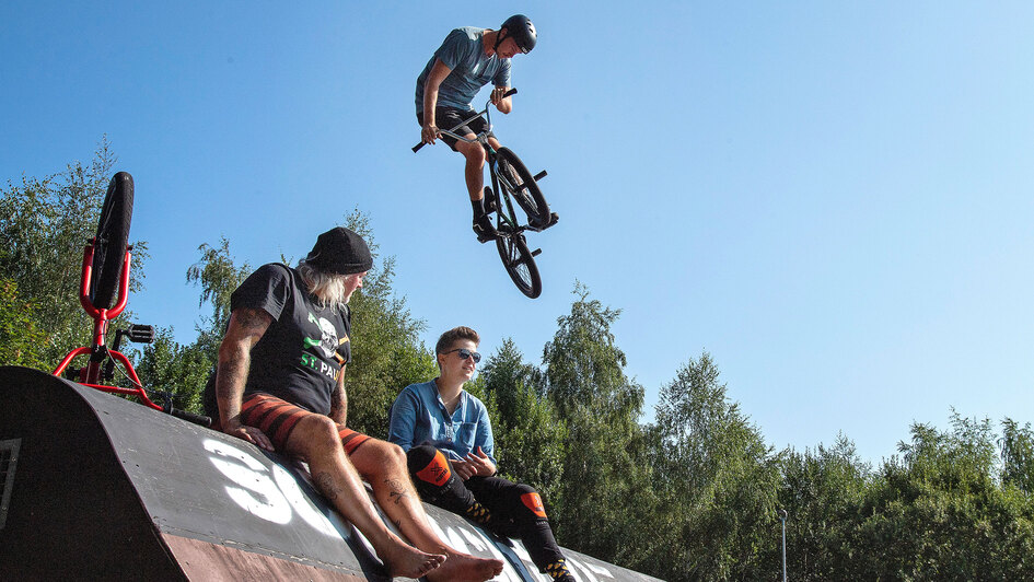 Anna-Nicole Heinrich besucht den Skate- und BMX-Park „Sportpiraten“ in Flensburg Anna-Nicole Heinrich besucht den Skate- und BMX-Park „Sportpiraten“ in Flensburg