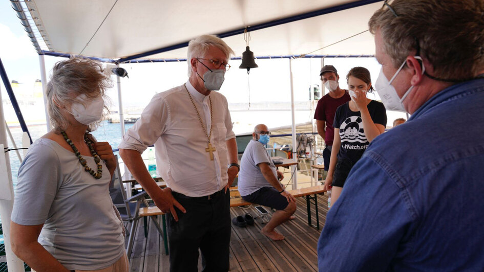 Heinrich Bedford-Strohm zu Besuch auf der Sea Watch 4 Heinrich Bedford-Strohm zu Besuch auf der Sea Watch 4