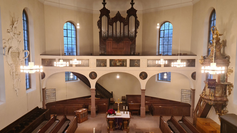 Blick auf die Orgel in der Trinitatiskirche im badischen Meißenheim