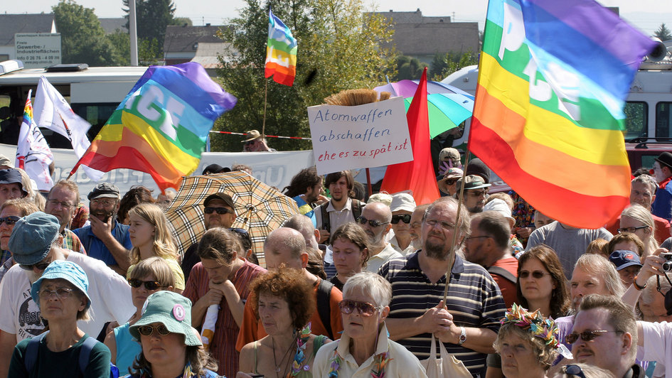 Archivbild: Demonstranten am Fliegerhorst Büchel